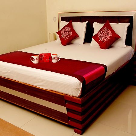 Oyo 2054 New Hotel Broadway Benares Buitenkant foto
