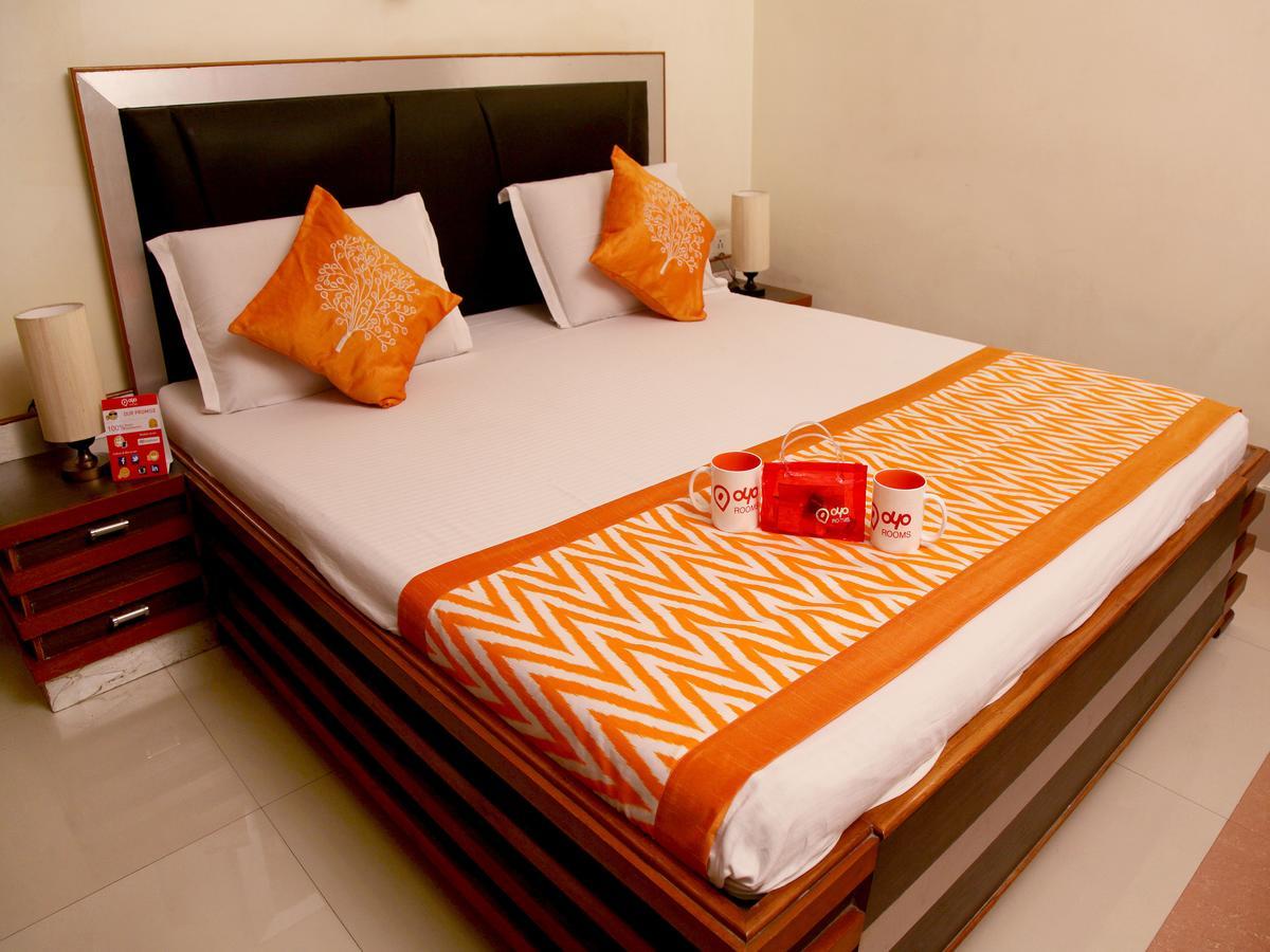 Oyo 2054 New Hotel Broadway Benares Buitenkant foto