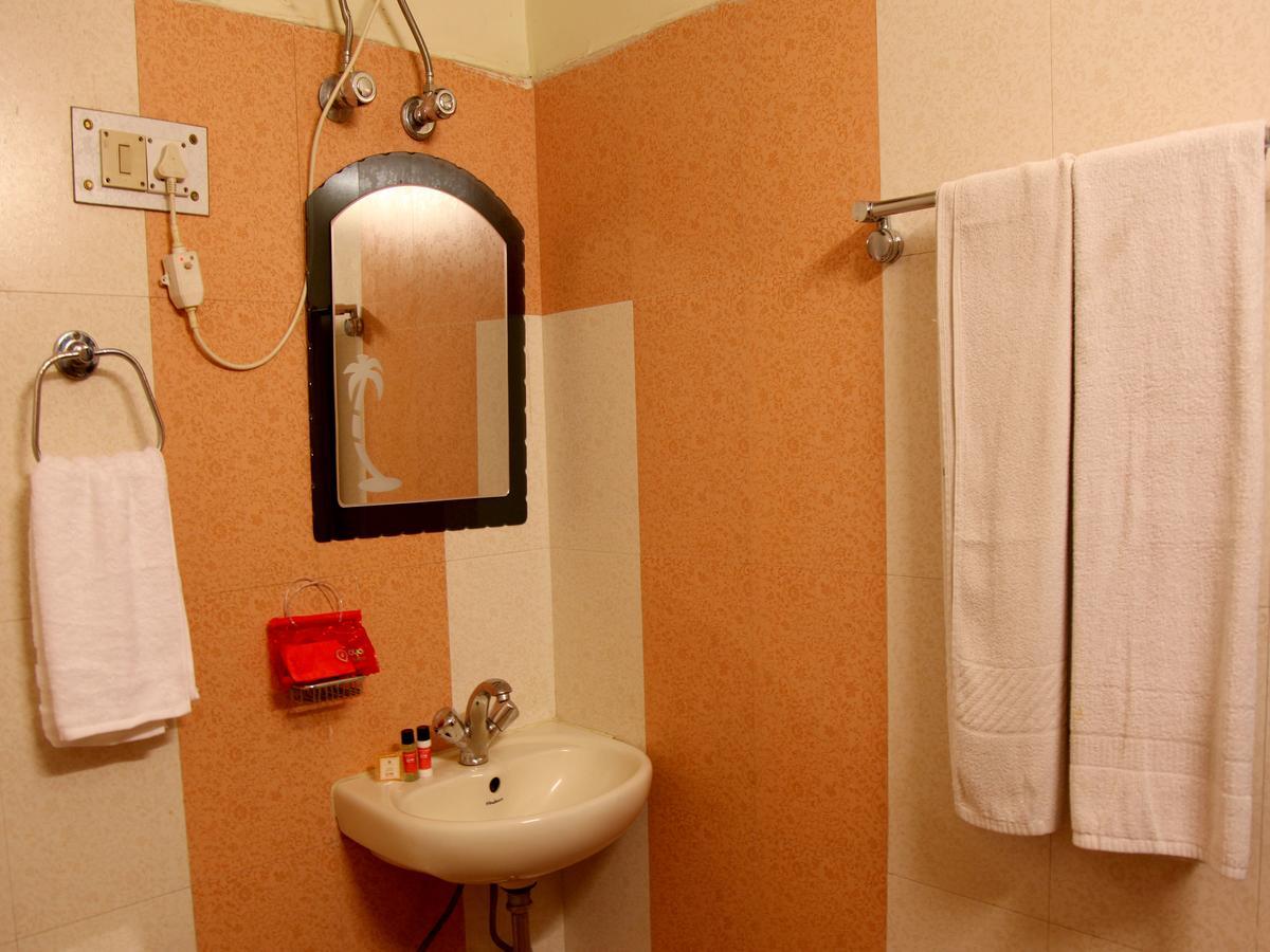 Oyo 2054 New Hotel Broadway Benares Buitenkant foto