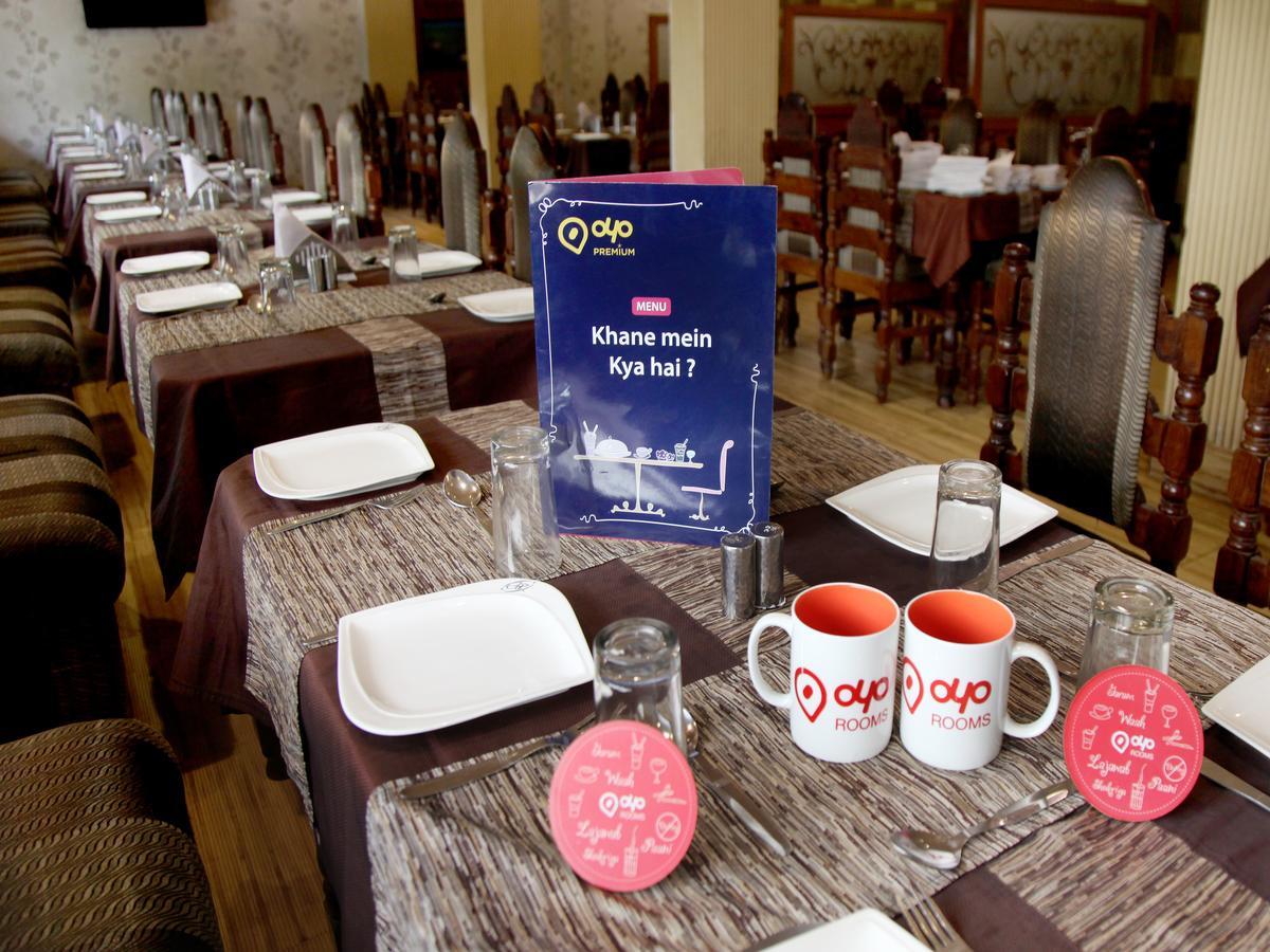 Oyo 2054 New Hotel Broadway Benares Buitenkant foto