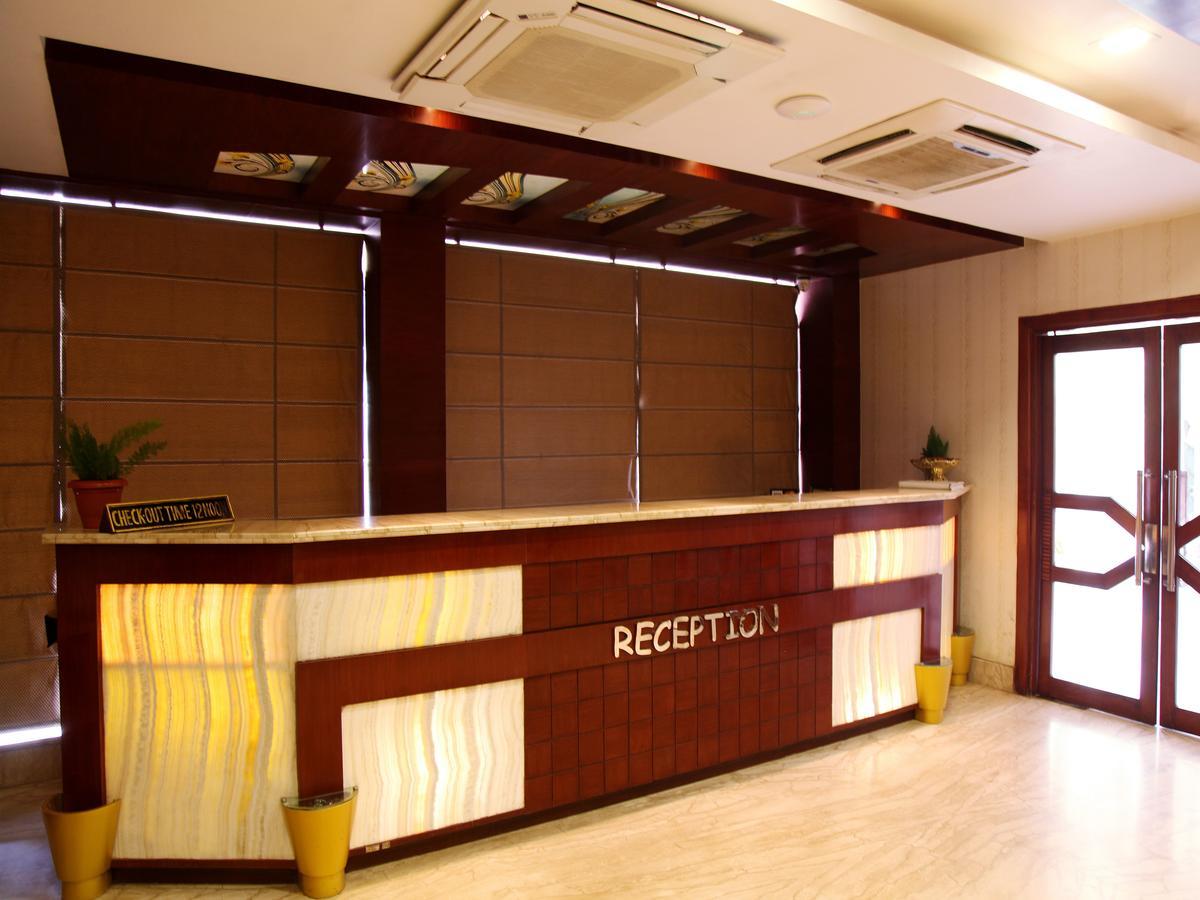 Oyo 2054 New Hotel Broadway Benares Buitenkant foto