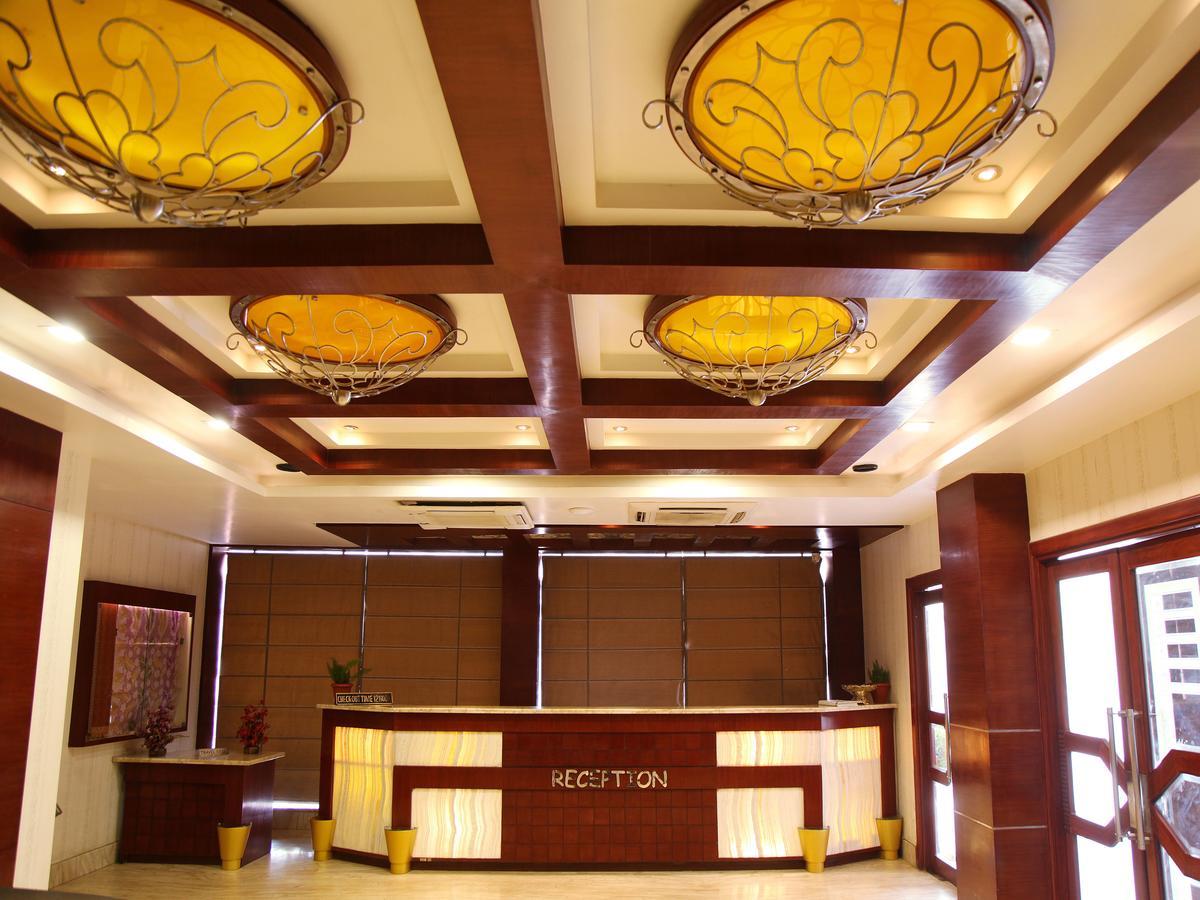 Oyo 2054 New Hotel Broadway Benares Buitenkant foto