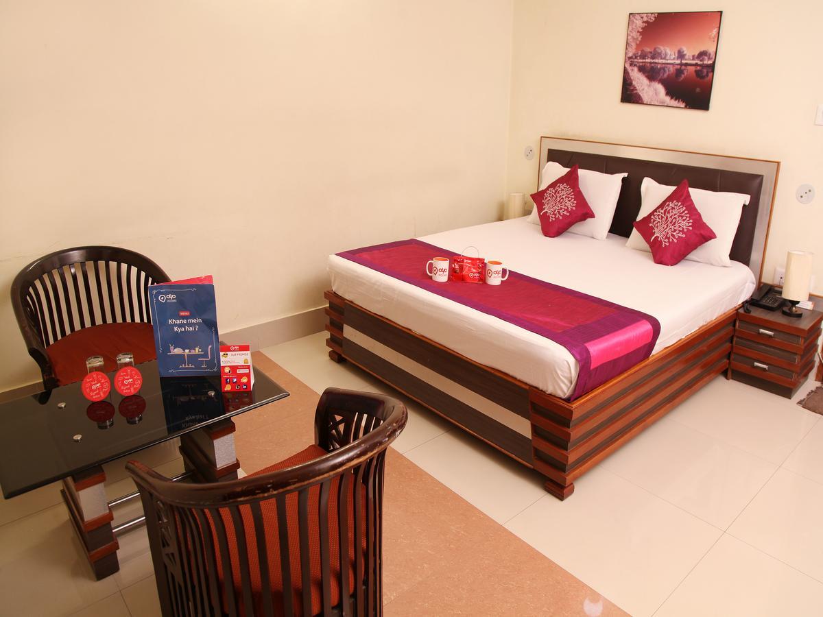 Oyo 2054 New Hotel Broadway Benares Buitenkant foto