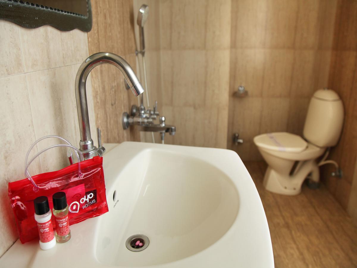 Oyo 2054 New Hotel Broadway Benares Buitenkant foto