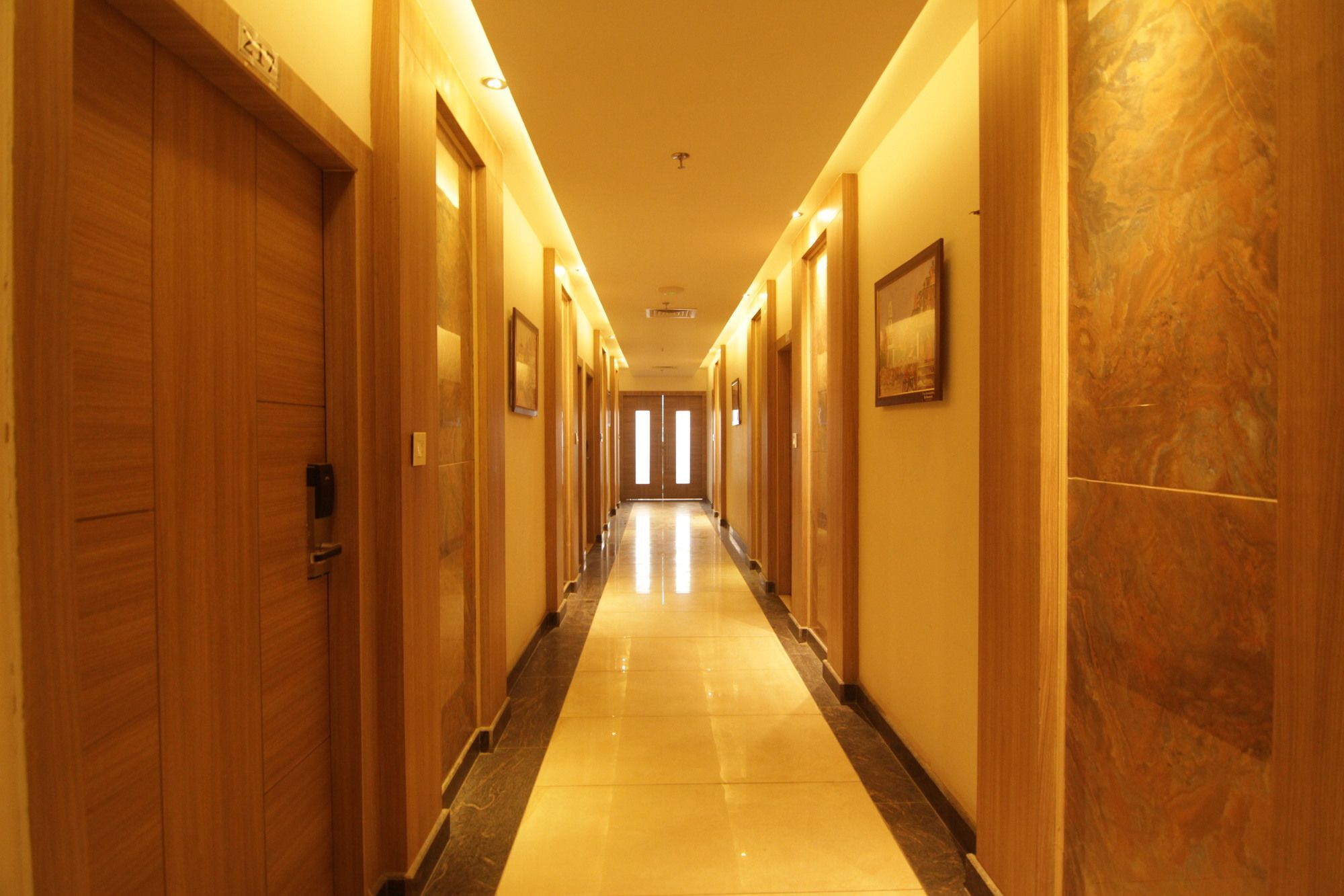 Oyo 2054 New Hotel Broadway Benares Buitenkant foto